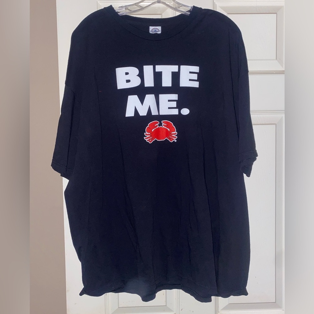 Men’s Joes Crab Shack ‘Bite Me' Graphic‎ T-Shirt